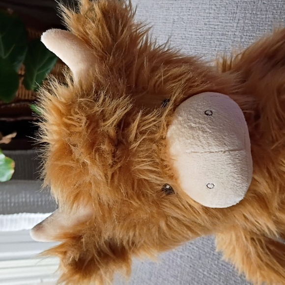 Animal Adventure Fluffy Highland Cow - Picture 2 of 4